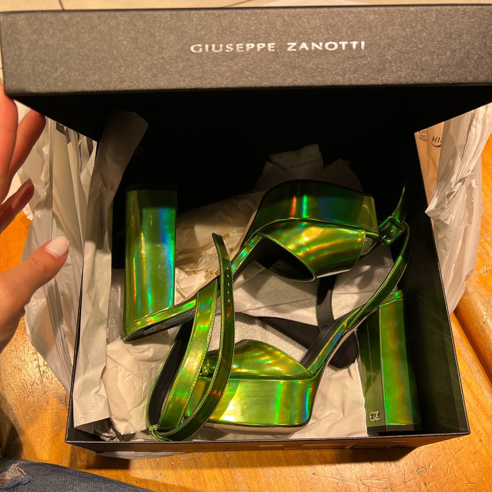 Giuseppe Zanotti NEW platform Sandals , never worn,size 37 green neon